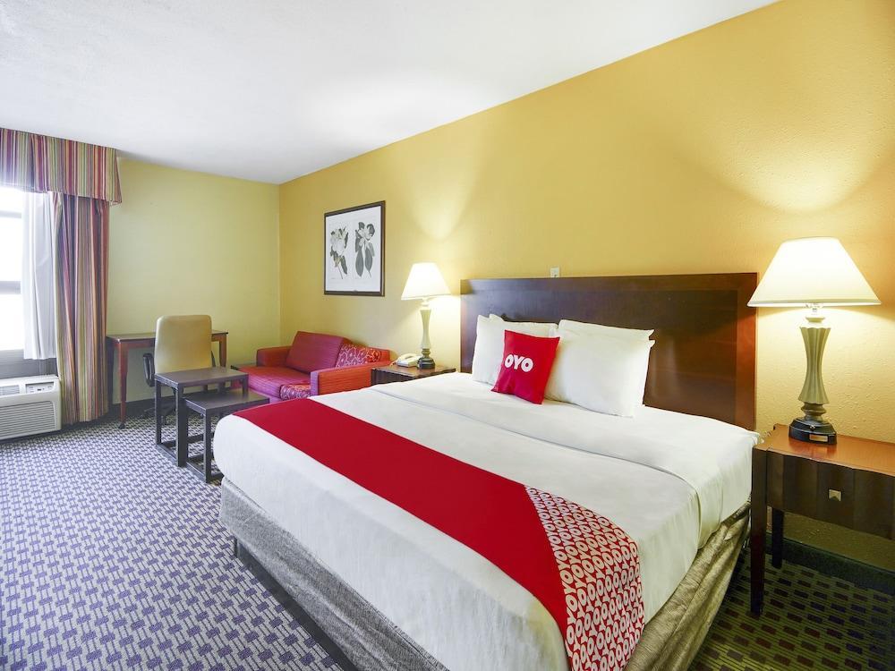 Baymont By Wyndham Williamsburg Hotel Bagian luar foto