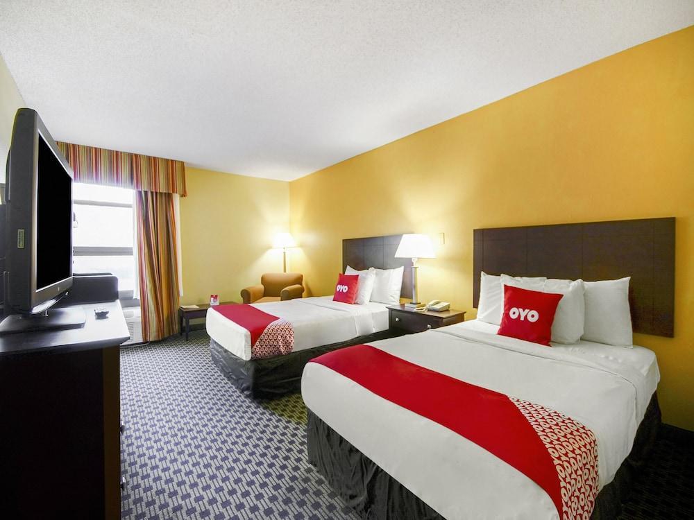 Baymont By Wyndham Williamsburg Hotel Bagian luar foto