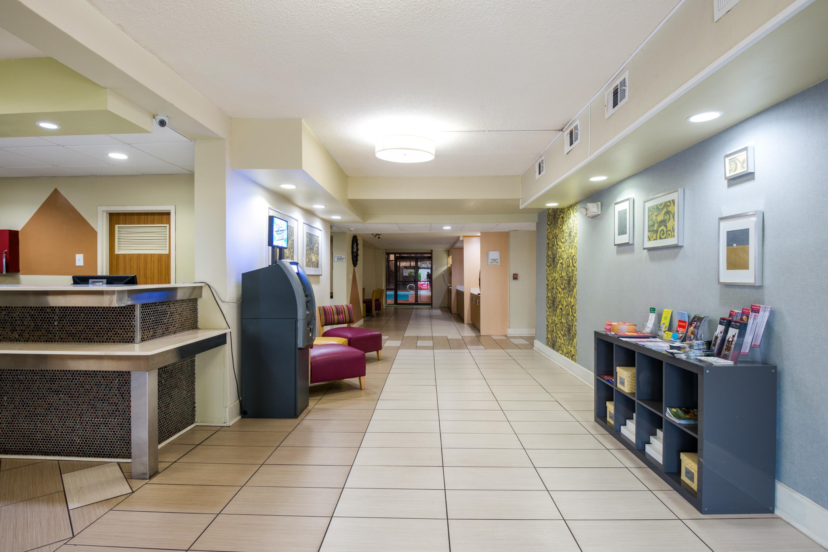 Baymont By Wyndham Williamsburg Hotel Bagian luar foto