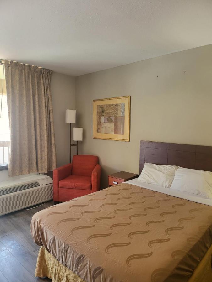 Baymont By Wyndham Williamsburg Hotel Bagian luar foto