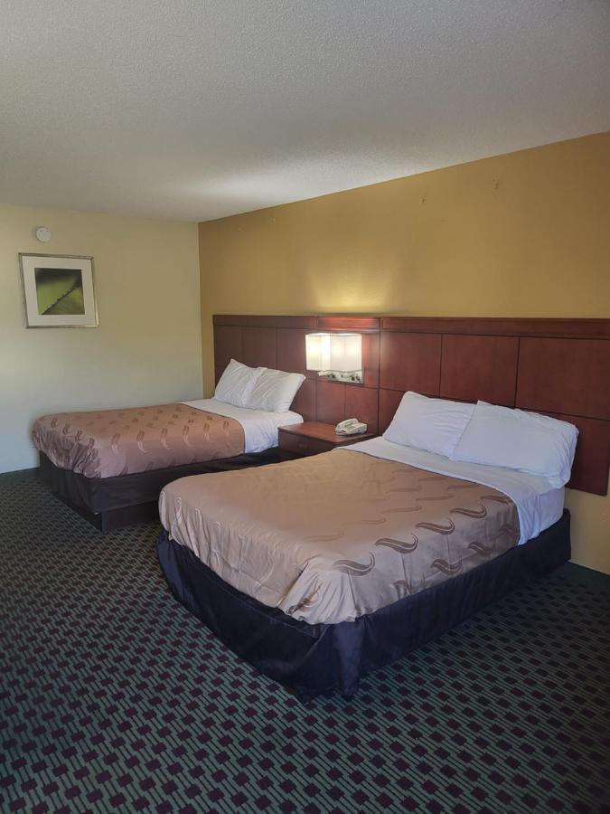 Baymont By Wyndham Williamsburg Hotel Bagian luar foto