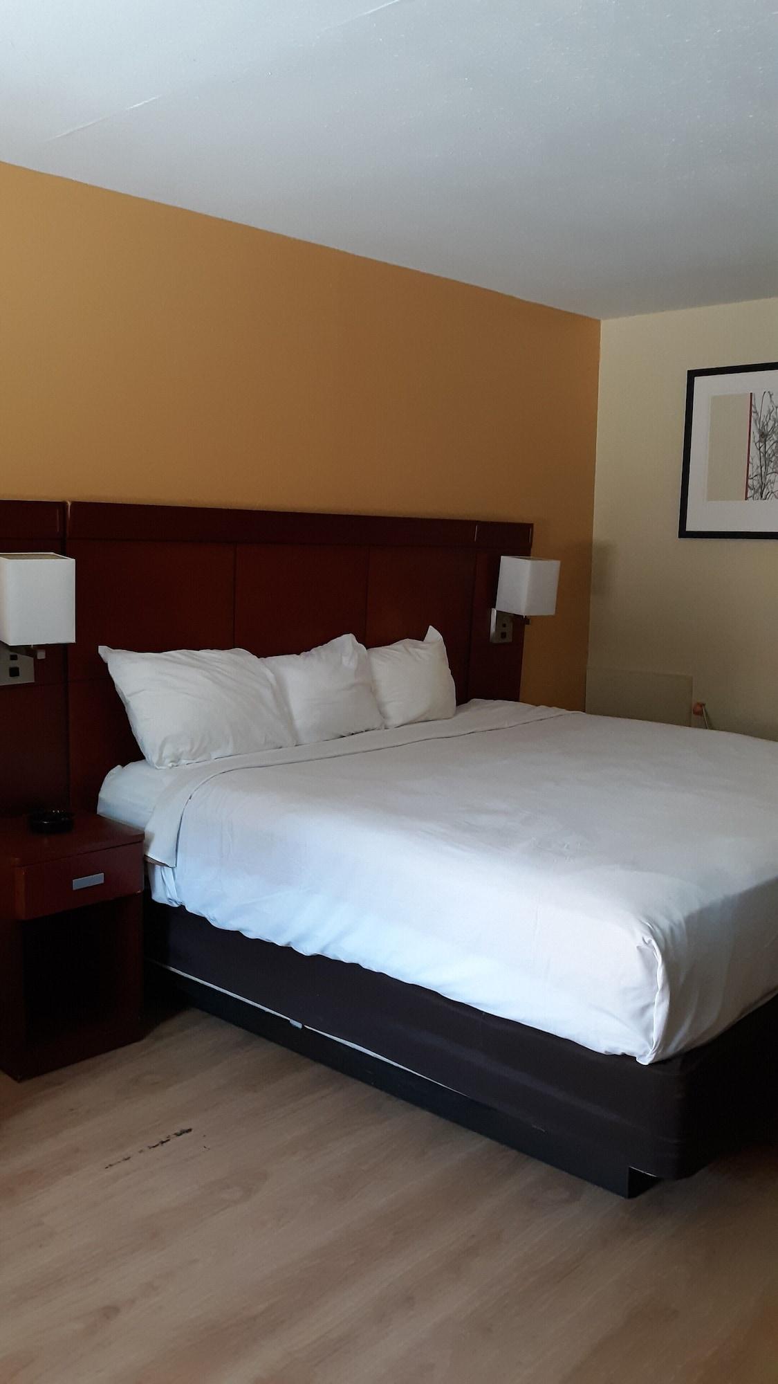 Baymont By Wyndham Williamsburg Hotel Bagian luar foto