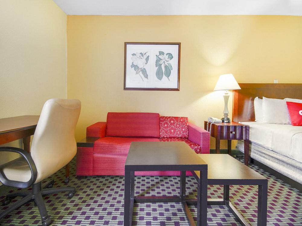 Baymont By Wyndham Williamsburg Hotel Bagian luar foto