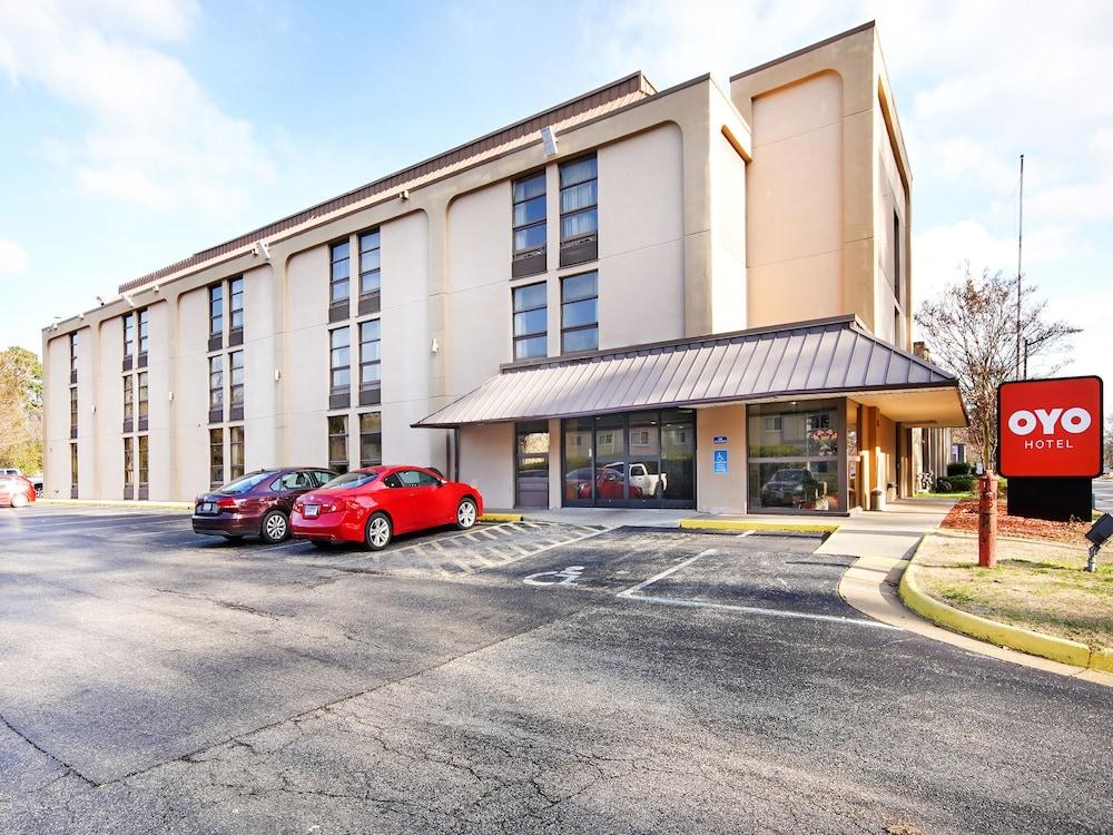 Baymont By Wyndham Williamsburg Hotel Bagian luar foto