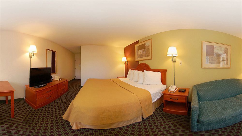 Baymont By Wyndham Williamsburg Hotel Bagian luar foto