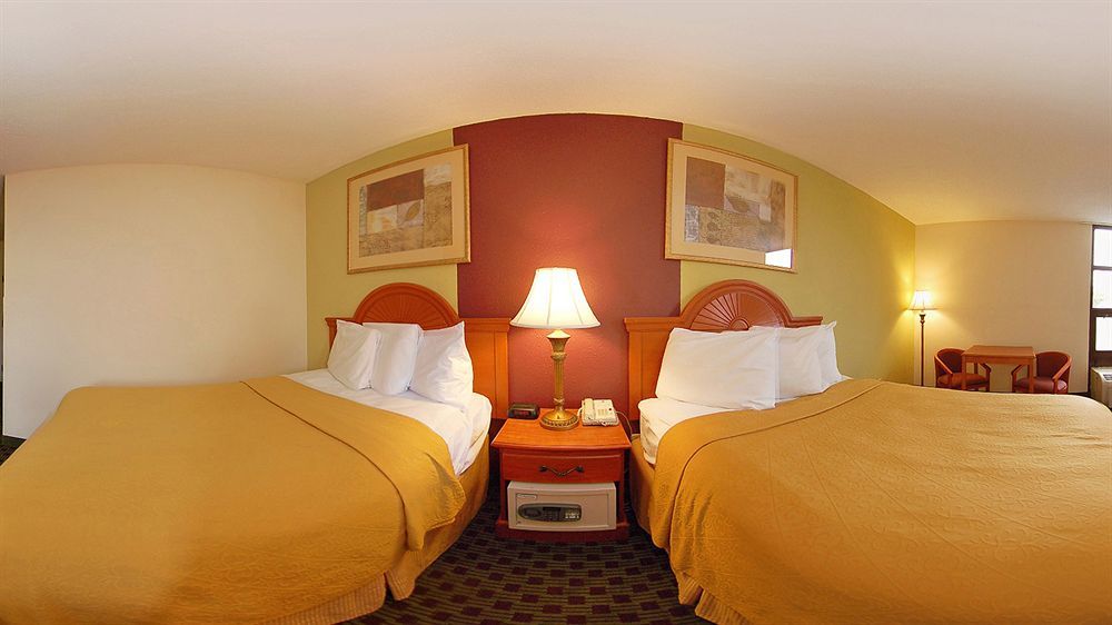 Baymont By Wyndham Williamsburg Hotel Bagian luar foto