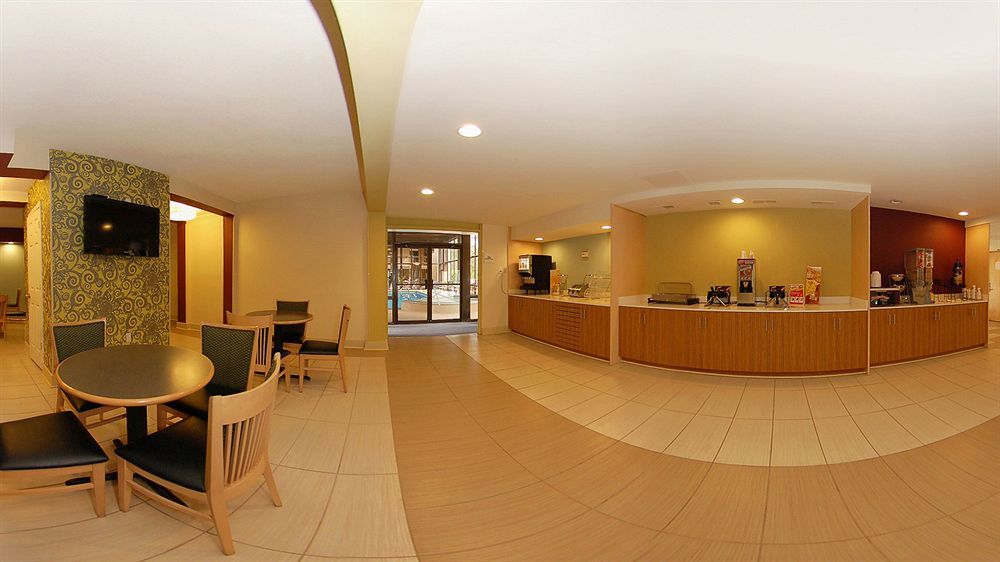 Baymont By Wyndham Williamsburg Hotel Bagian luar foto