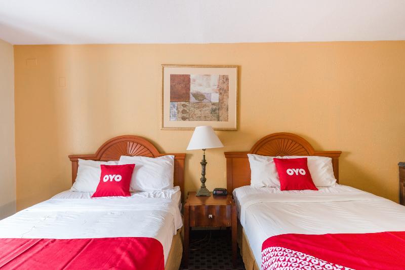 Baymont By Wyndham Williamsburg Hotel Bagian luar foto