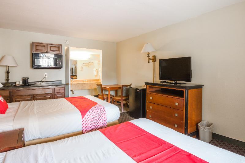 Baymont By Wyndham Williamsburg Hotel Bagian luar foto